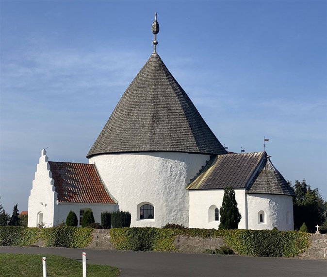 Ny Kirken:  Kirken blev i middelalderen kaldt Allehelgens kirke...........