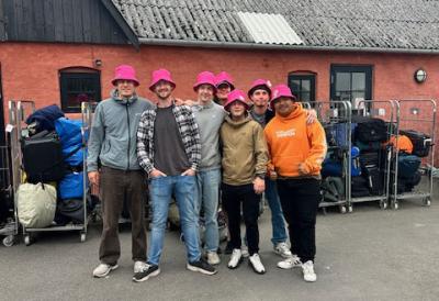 Vi er glad og taknemmelig for denne gruppe mennesker som styrer indkvarteringen.
